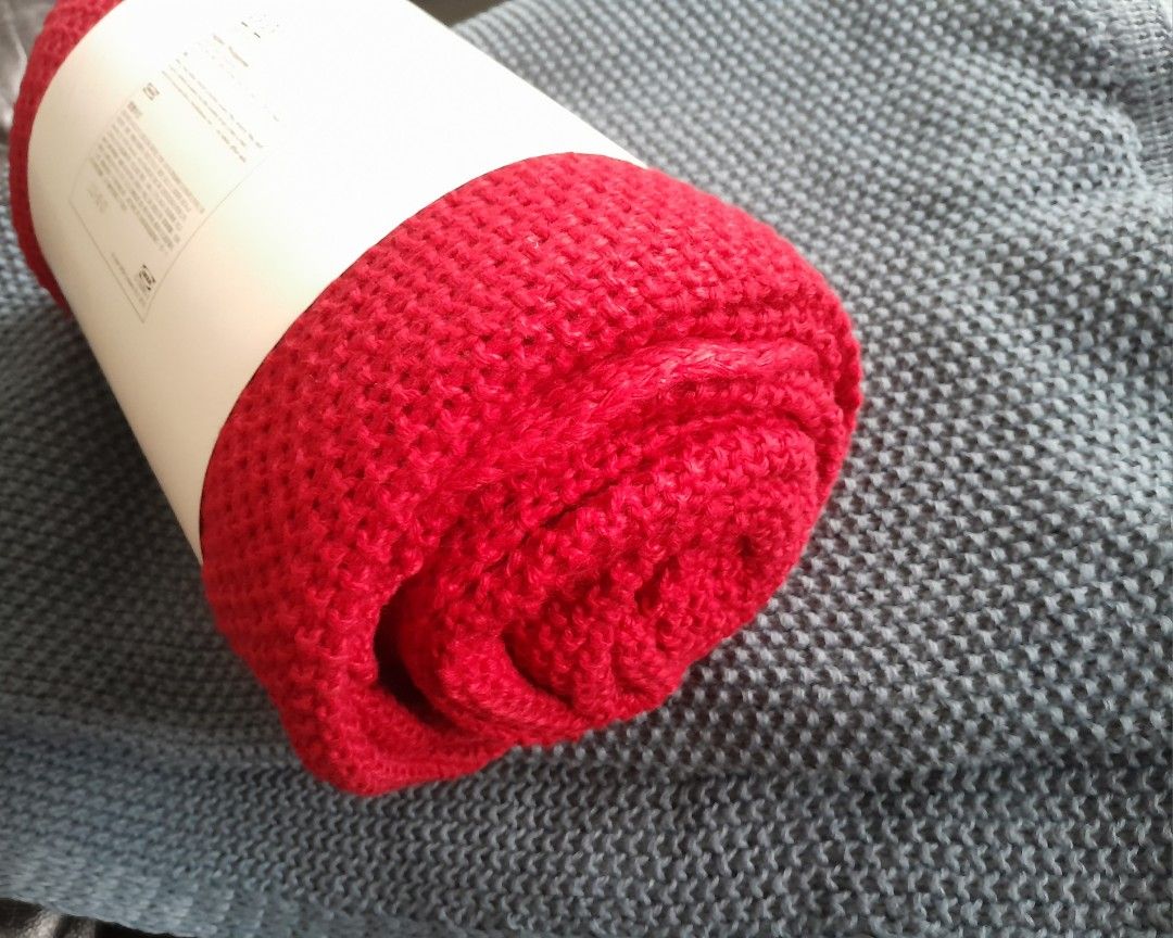 IKEA HUMLEMOTT THROW BLANKET