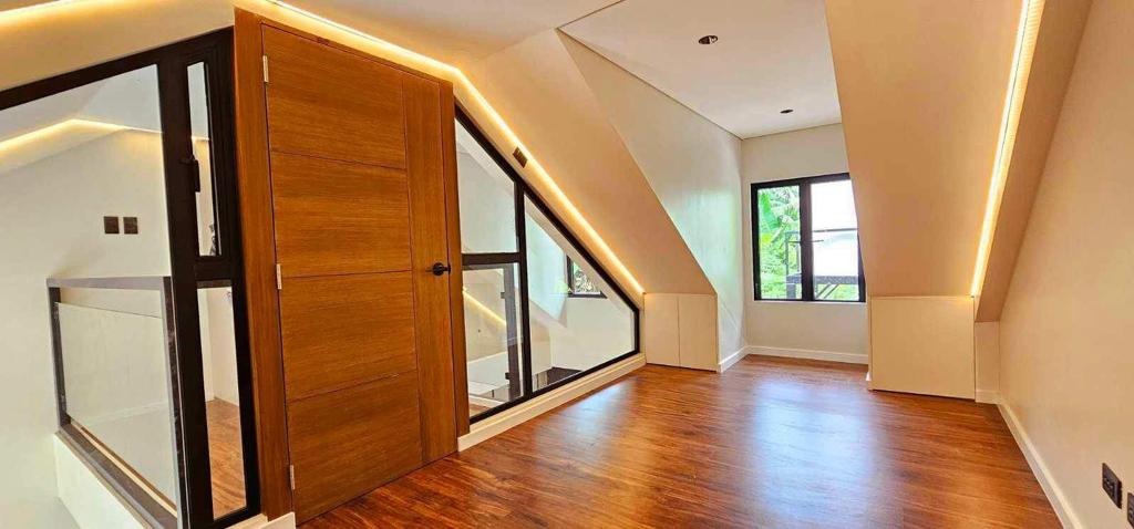 (Category: ) located in . Submitted by REMAXCapital (Listing ID 1283466626, Image 1). Description: .