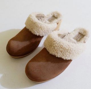 Limited Edition! Crocs Tan Brown and Cream Shearling Lined Clogs / Cobbler Slide Heels