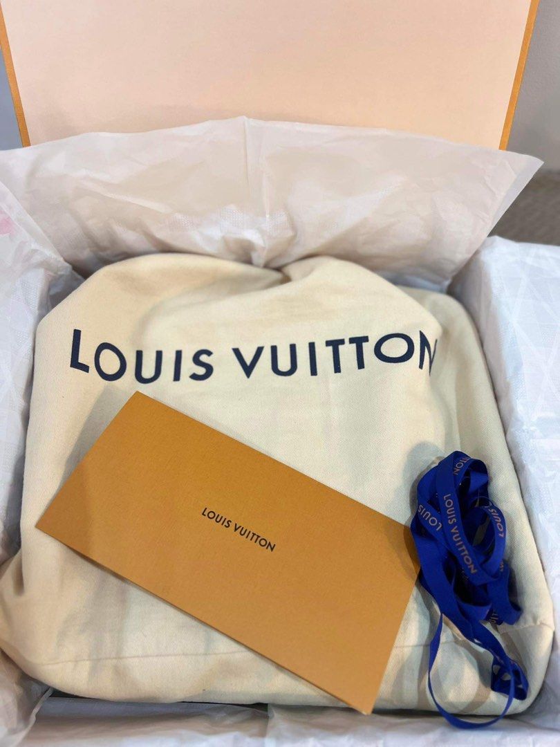 Louis Vuitton Capucine MM (Category: Luxury Bags & Wallets) located in Quezon City. Submitted by b_finds2021 (Listing ID 1283449978, Image 3). Description: Bought last dec 2022 in Solaire USED ONCE Limited Edition STILL NEGOTIABLE 100% NO FLAWS isang beses lang nagamit at ilang oras lang Meet up only With Box and Pouch With proof of purchase (Receipt) RFS: Need funds for my baby .