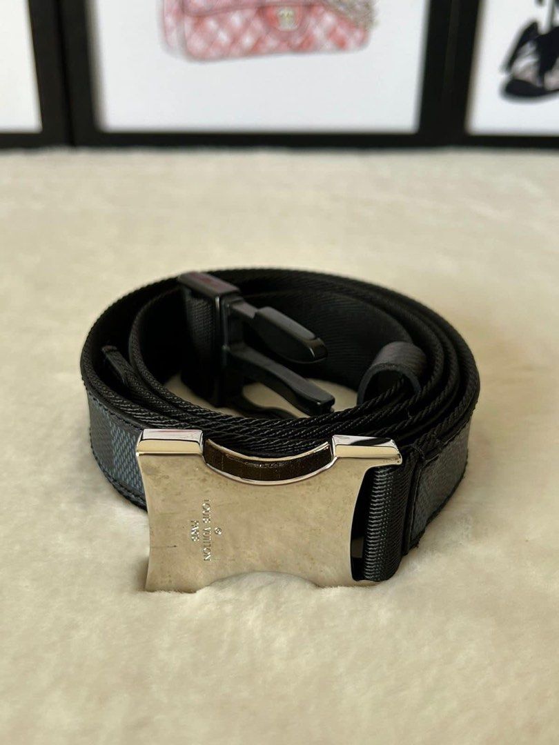 LV Damier Graphite Belt (Category: Belts) located in Manila. Submitted by bagislifeshop (Listing ID 1283596979, Image 1). Description: ☑️Available in Pampanga ✅Size: 30-38 inches ( end-to-end) ✅Condition: 8.5/10 ✅Material: Canvas leather and nylon ✅Inclusions: Dustbag .