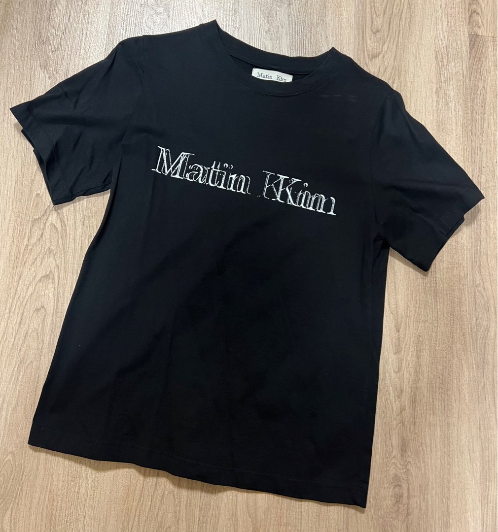 Matin Kim Logo T-shirt in Black, 女裝, 上衣, T-shirt - Carousell