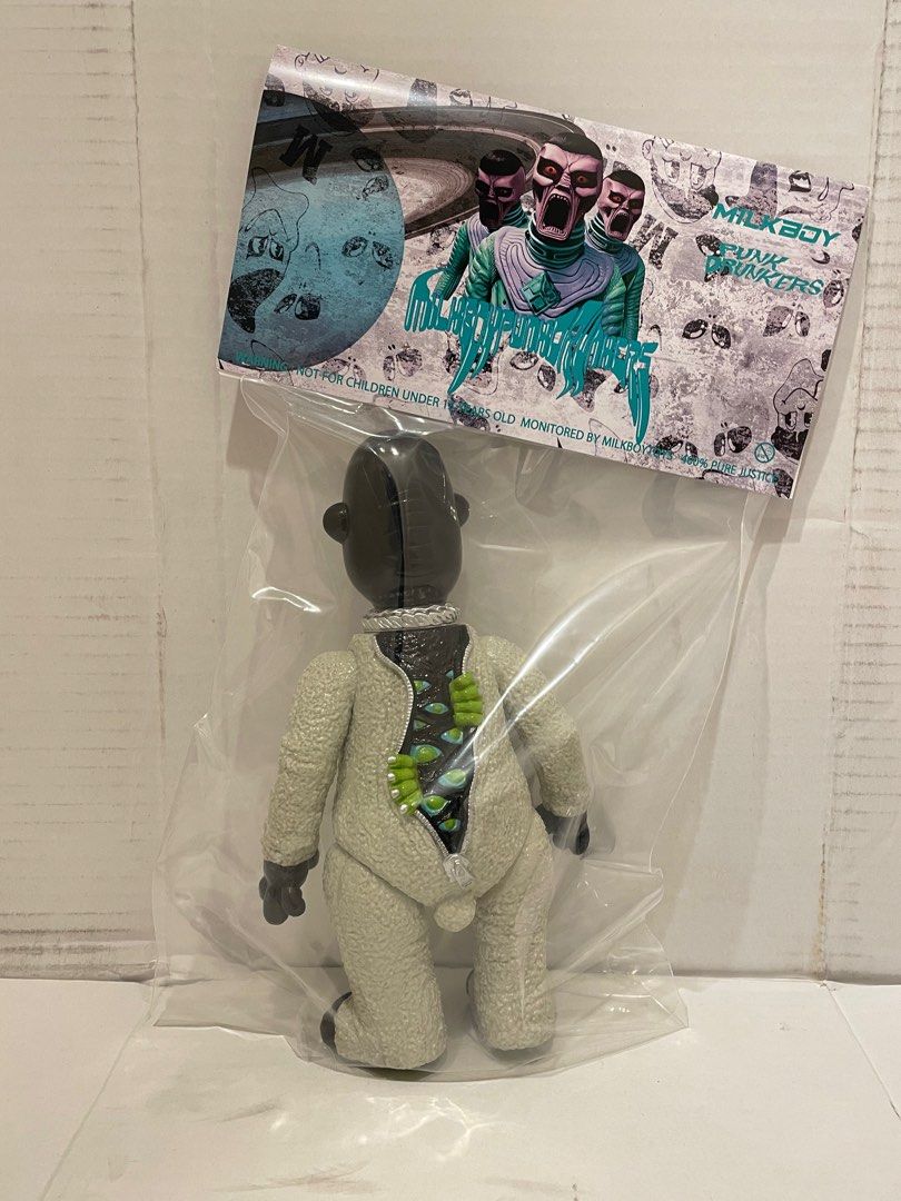 Bear IT Vinyl by x Toys Milkboytoys - BEAR Toy the Pulse Milkboy