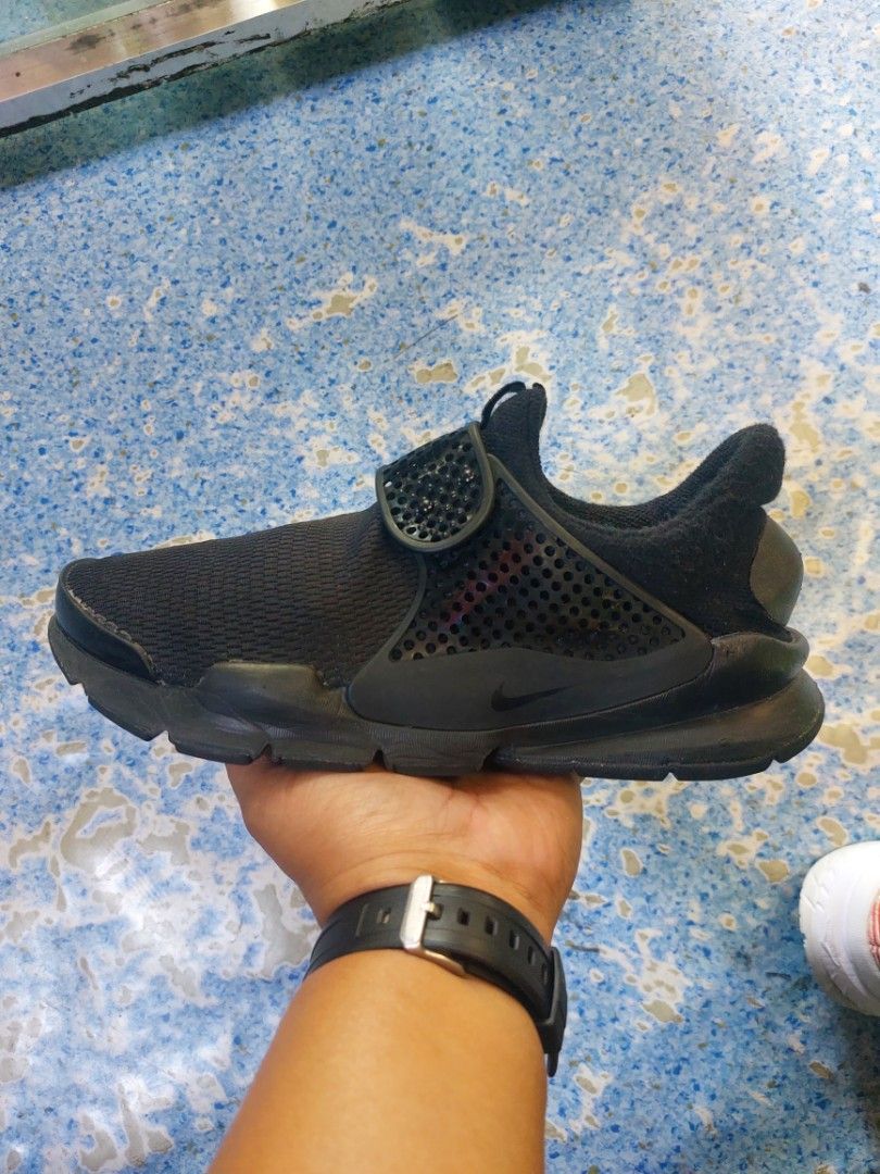 Nike sock shoes youth store
