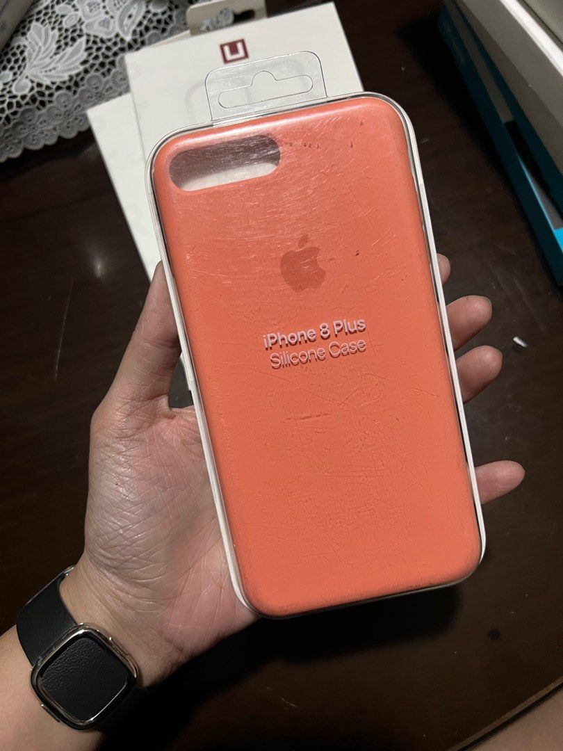 Original Apple Silicone Case for iPhone 7 Plus / 8 Plus (Category: Cases & Sleeves) located in Manila. Submitted by razelysonn (Listing ID 1283544592, Image 2). Description: .