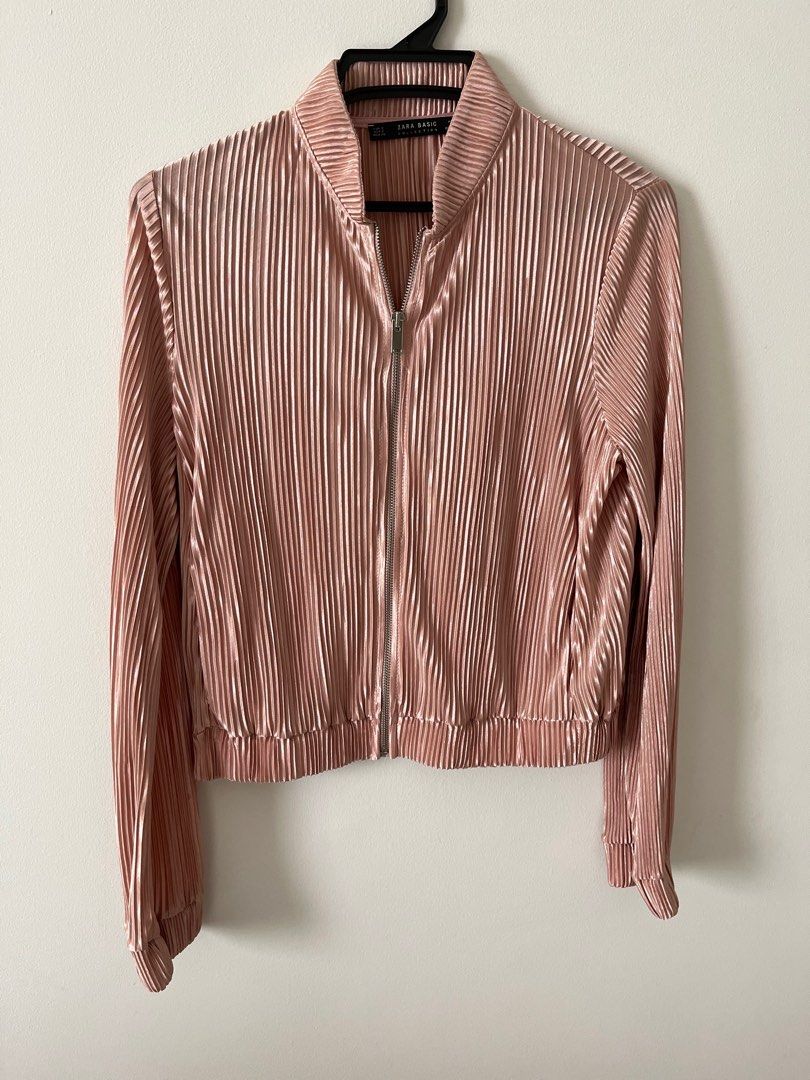 Pleated Top (Category: Blouses) located in Kuala Lumpur. Submitted by _alaskaaa (Listing ID 1283483521, Image 1). Description: Cute pink pleated top, comfortable and soft! .
