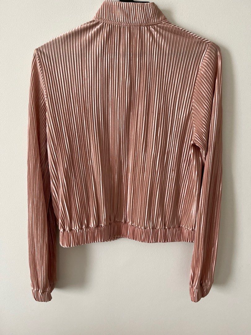Pleated Top (Category: Blouses) located in Kuala Lumpur. Submitted by _alaskaaa (Listing ID 1283483521, Image 2). Description: Cute pink pleated top, comfortable and soft! .