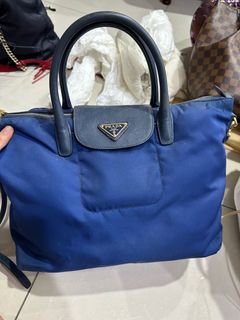 (Category: ) located in . Submitted by yourwardrobe (Listing ID 1283581810, Image 1). Description: .