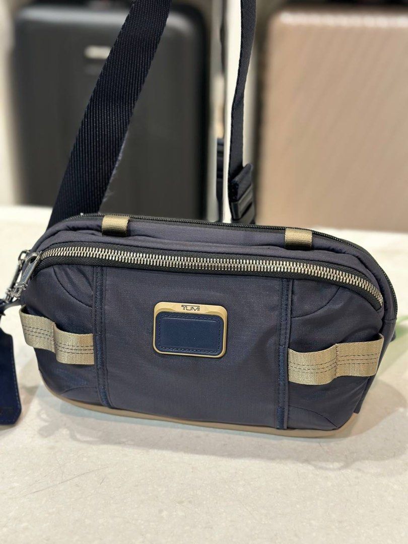 PREORDER) TUMI ALPHA BRAVO PEYTON BIKE SLING, Men's Fashion, Bags