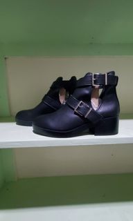 Pull&Bear Cut Out Boots