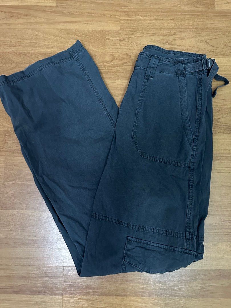 Pull&Bear High waisted Cargo Pants - Grey, Women's Fashion, Bottoms, Other  Bottoms on Carousell