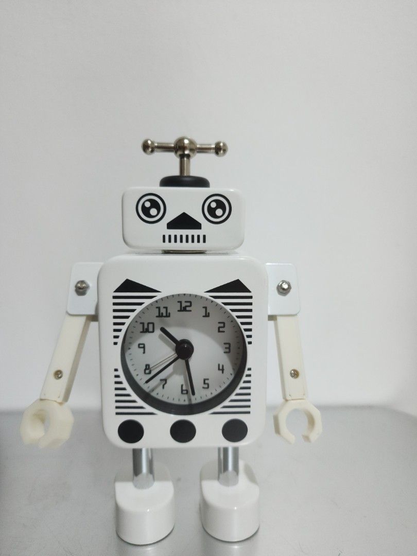 Retro metal robot clock (Category: Clocks) located in Quezon City. Submitted by vintagespektroom (Listing ID 1283552270, Image 2). Description: For sale Retro metal robot clock 7" x 4" in good working condition If interested just message or call me 09171548596 Quezon city area Can ship at buyer's expense Mode of payment : Gcash/lalamove COD/Bank transfer..