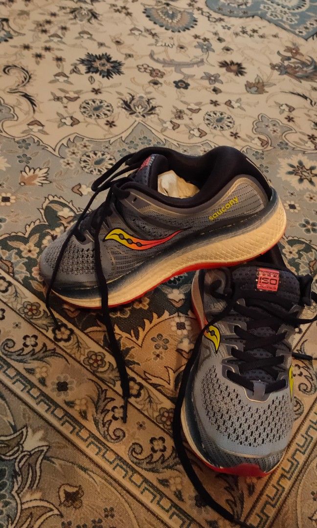 Saucony Triumph 150 series Women s Fashion Footwear Sneakers on