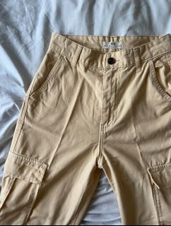 (Category: ) located in . Submitted by pt______ (Listing ID 1283477435, Image 1). Description: .