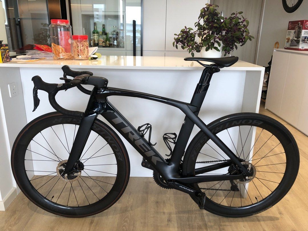 Trek Madone SLR 9 Disc Dura Ace Power Meter Aeolus XXX4 Wheelset