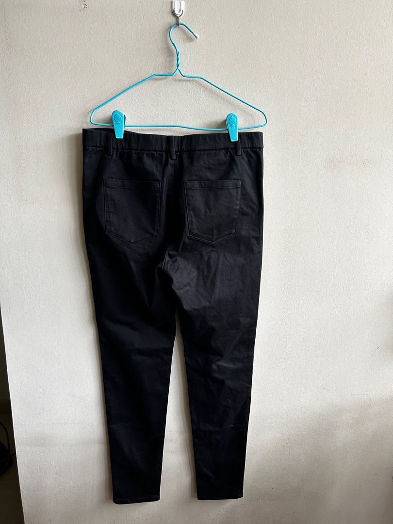 Uniqlo heattech warm lined pants, Women's Fashion, Bottoms, Jeans & Leggings  on Carousell