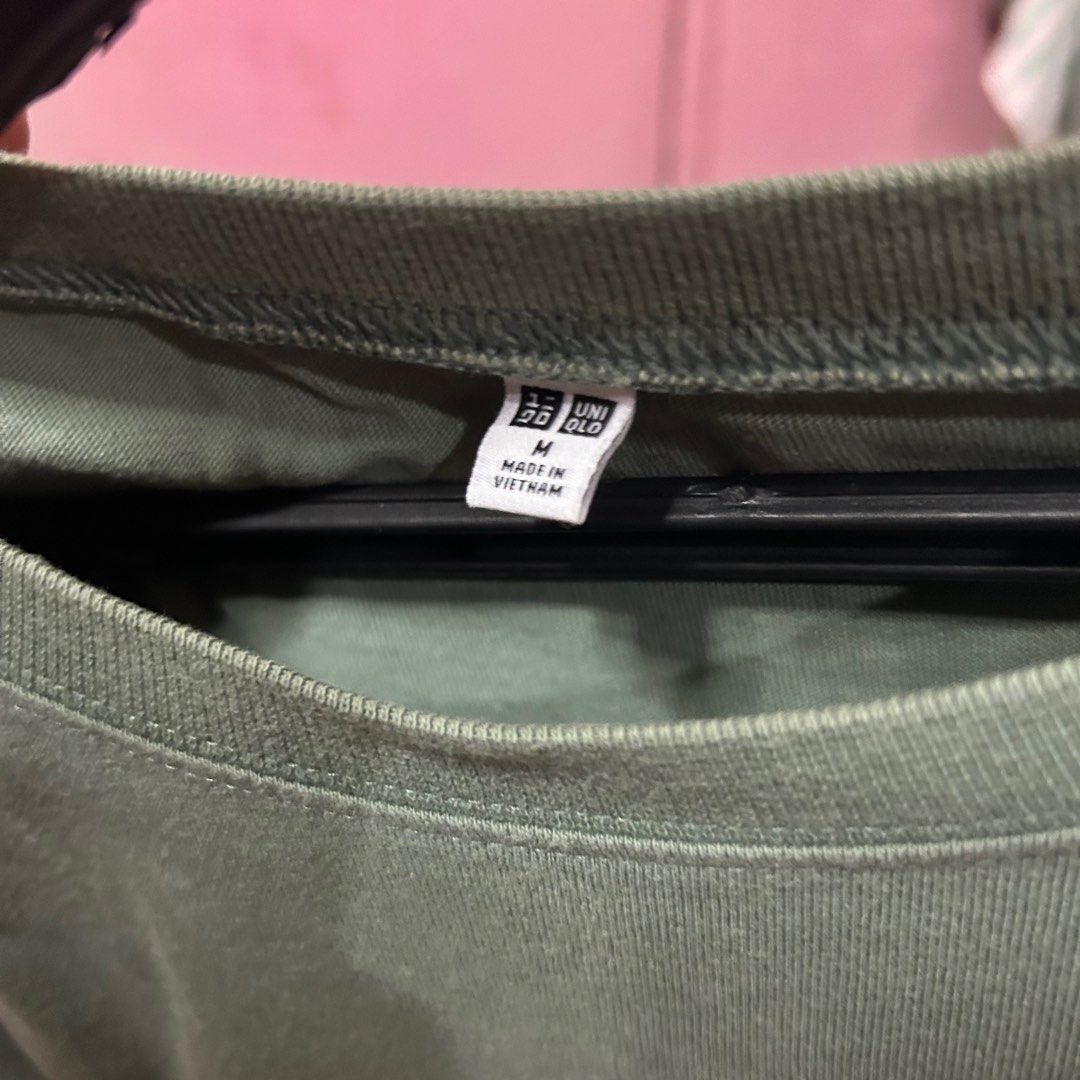 Uniqlo Moss Green Shirt (Category: Shirts) located in Makati City. Submitted by tofiboi (Listing ID 1283575937, Image 2). Description: .