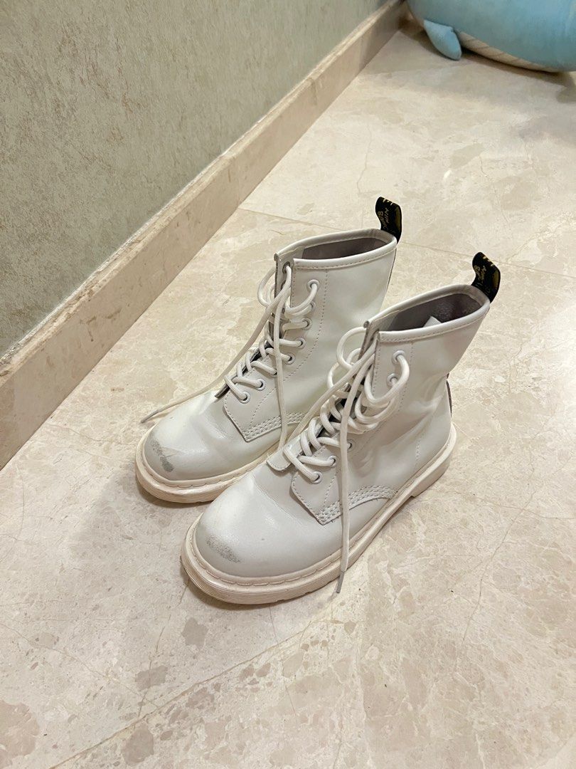 All white boots 2025