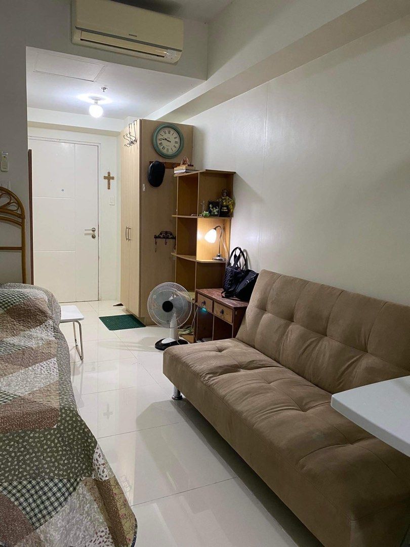 Windo Residences condominium unit for sale (Category: Apartments & Condos) located in Paranaque City. Submitted by jonsnowgeminimanila (Listing ID 1283511495, Image 3). Description: 26 sqm condo unit for sale in Wind Residences, Tagaytay City developed by SMDC End unit on the 6th floor Tower 2 Window facing amenities area Ideal for starting families who can maximize the amenities (swimming pools, kids play area, basketball court, tennis court, ba