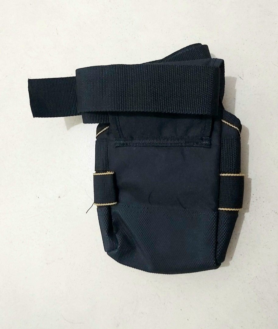 Winhunt Waist Tool Bag (Category: Construction Tools & Equipment) located in Muntinlupa City. Submitted by aldridge2020 (Listing ID 1283477833, Image 3). Description: WINHUNT WAIST TOOL BAG Like New condition Price 750 Php No COP/COD Pick-up Location GMA Cavite or Shipping at buyers expense.