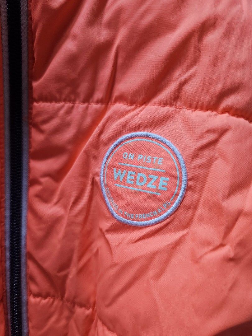 Winter Jacket (Category: Activewear) located in Singapore. Submitted by h320gh (Listing ID 1283540544, Image 5). Description: Reversible Decathlon Kids Winter Jacket 2019 Edition Waterproof.