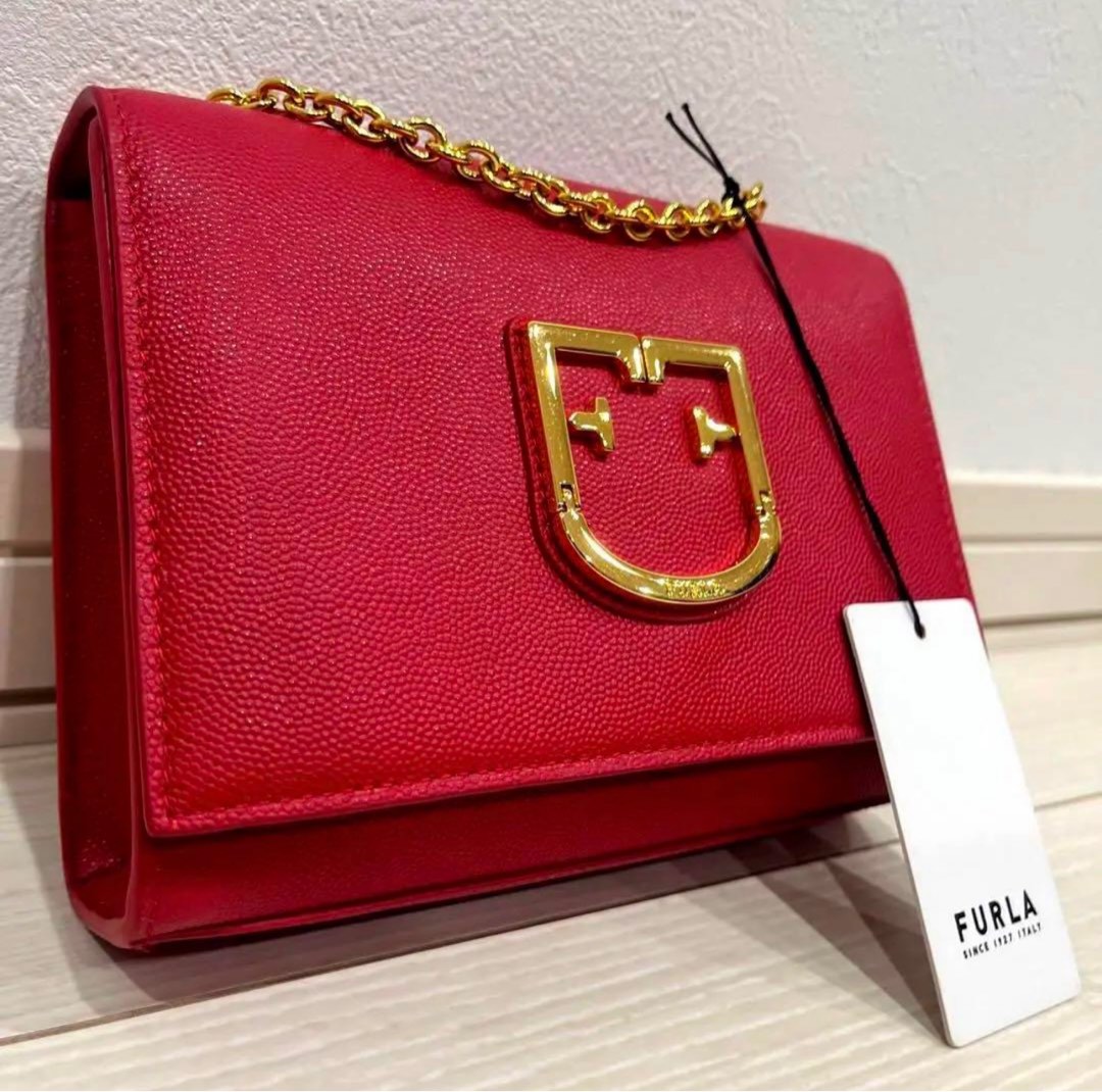 Furla viva store