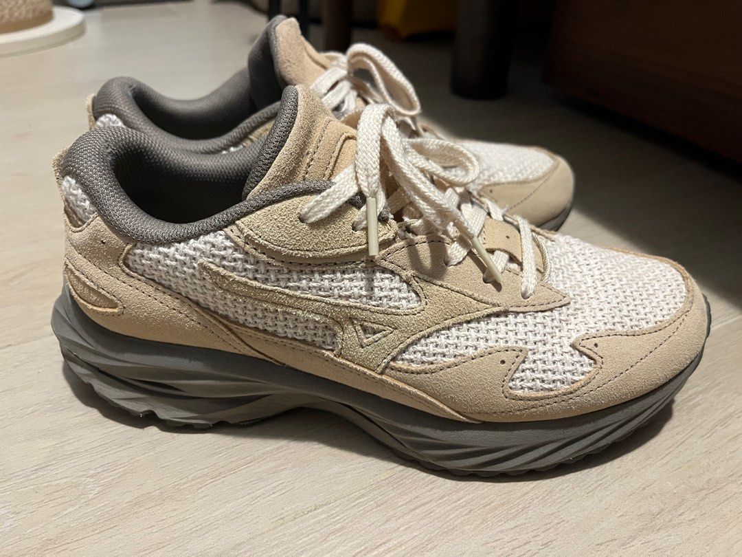Mizuno x BEAMS Wave Rider B Beta B Rider 10 Carousell