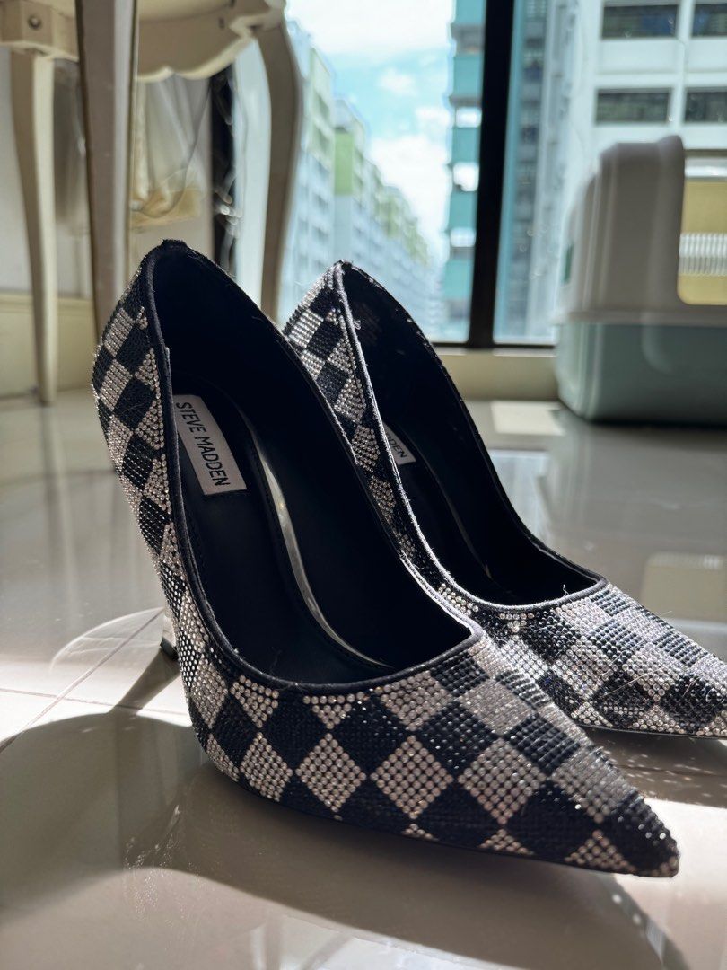 Checkered pumps outlet