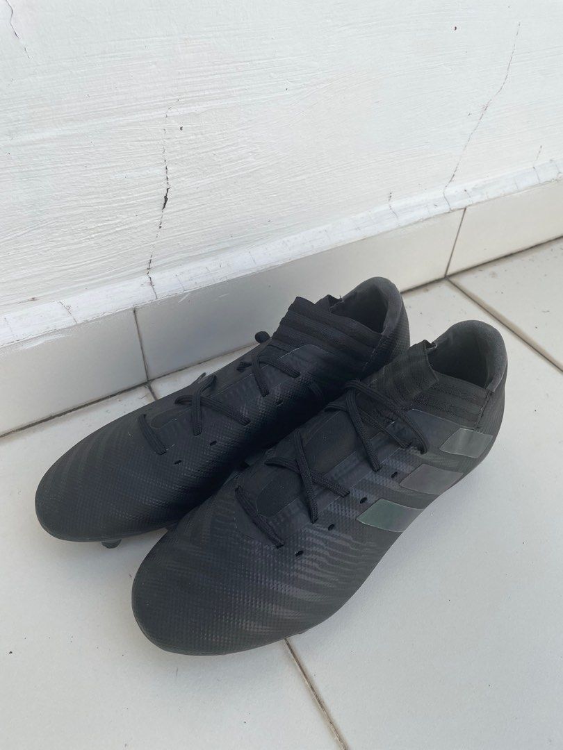 Black ADIDAS Nemeziz Football boots US 7 Sports Equipment