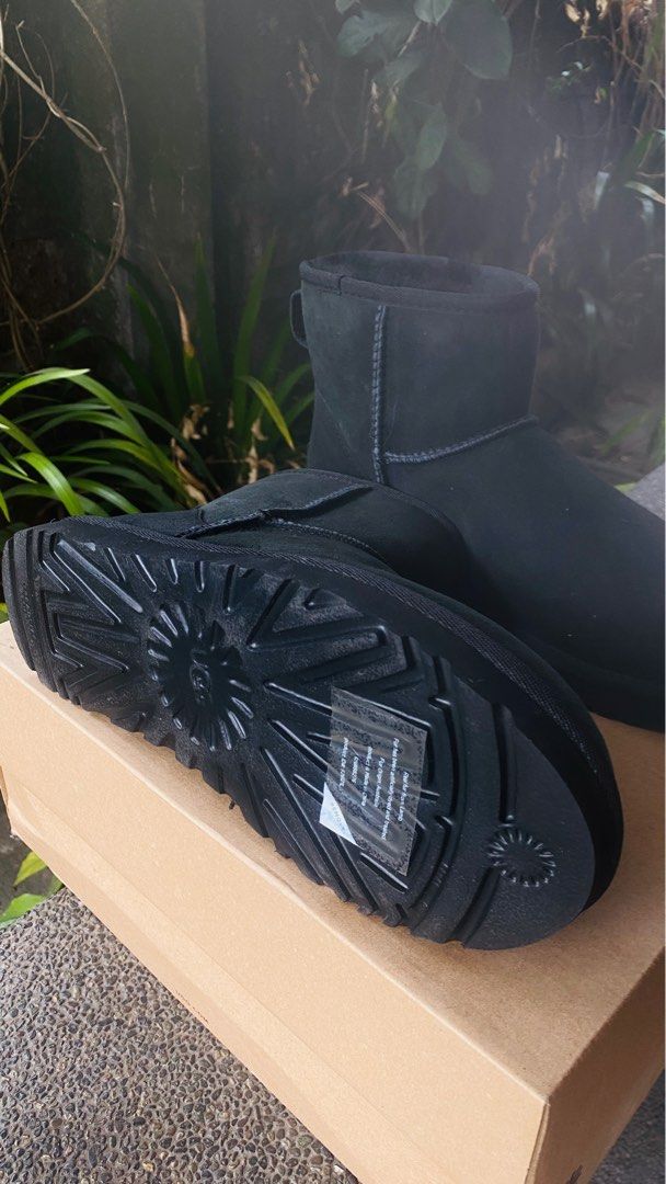 Brandnew Authentic UGGS Classic Boots