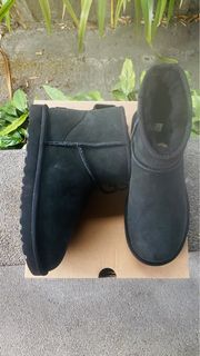Brandnew Authentic UGGS Classic Boots