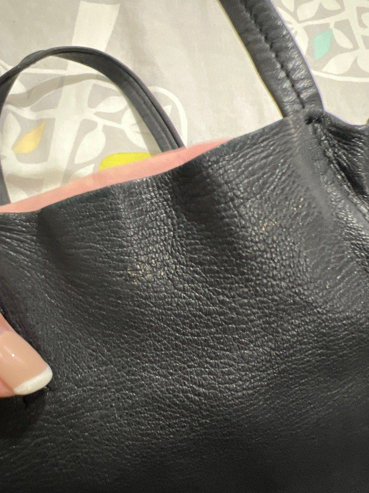 Celine Tote Bag (Category: Luxury Bags & Wallets) located in Manila. Submitted by cheemishops (Listing ID 1285928580, Image 2). Description: Celine tote bag Authentic Code: SGA 0110 What you see is what you get Condition is reflected on the price Last price already.