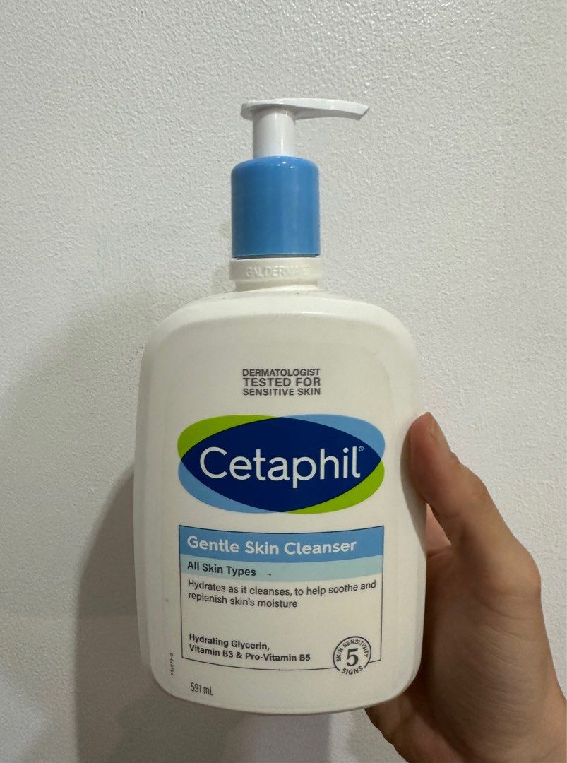 Cetaphil Gentle Skin Cleanser 591mL (Category: Face Care) located in Quezon City. Submitted by decluttering_alot (Listing ID 1285920128, Image 1). Description: Brand new! RFS will not use Genuine and original Best before: 02/2026 :).