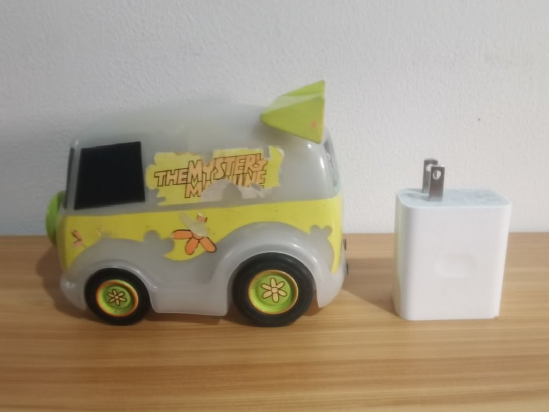Character Options * Hanna-Barbera * Mystery Machine Van (Category: Vintage Collectibles) located in Makati City. Submitted by kalabasza (Listing ID 1285901382, Image 2). Description: 📌 This is a preloved item. Please manage your expectation. 📌 Actual item posted. Pull back function working, ambilis. 📌 Nabilad yata to ng ilang dekada at ganitong nagfade ng sobra ang color hahaha 📌 Product Color may slightly vary due to Photographic Lighting. �