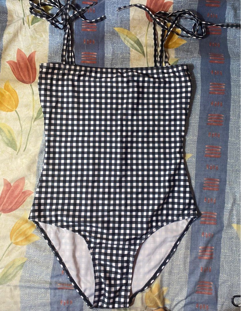Checkered one piece bikini (Category: Bikinis & Swimsuits) located in Quezon City. Submitted by shemboti (Listing ID 1285860068, Image 1). Description: Super high quality! If you know the brand cocobliss, you’ll know! Size: S-M W/o pads , w/ pad slots.