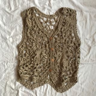 clairo soft girl downtown aesthetic vest
