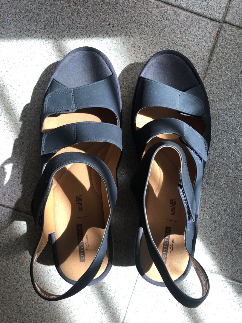 Clarks collection soft cushion sandals discount