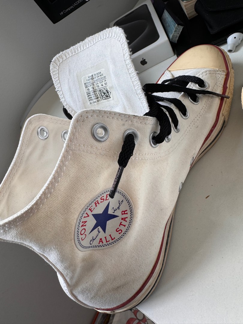 Converse or converses deals