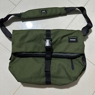 Crumpler sling bag top singapore