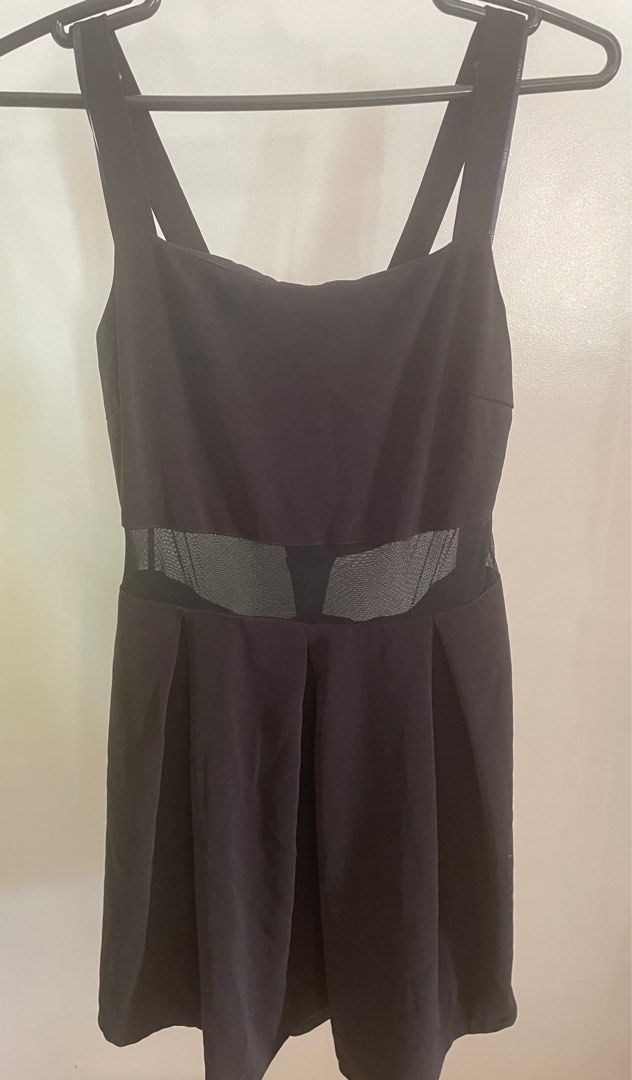 Forever 21 cross back mesh panel A line dress (black) (Category: Dresses) located in Baliuag. Submitted by allthingsambrit (Listing ID 1285851293, Image 3). Description: Minor issue with the mesh (see pic) but you can just cut them.