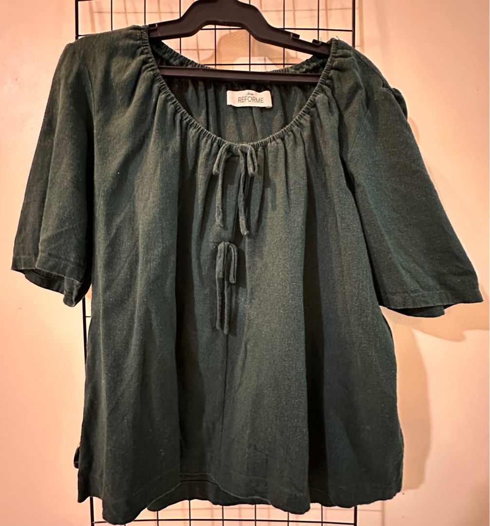 Forme Shirt (Category: Shirts) located in San Pedro. Submitted by Ellabells (Listing ID 1285940290, Image 1). Description: Forme Shirt Dark Green A powdery stain in front of the shirt. Can be washed. RFS: Decluttering Shipping is shouldered by the buyer. .