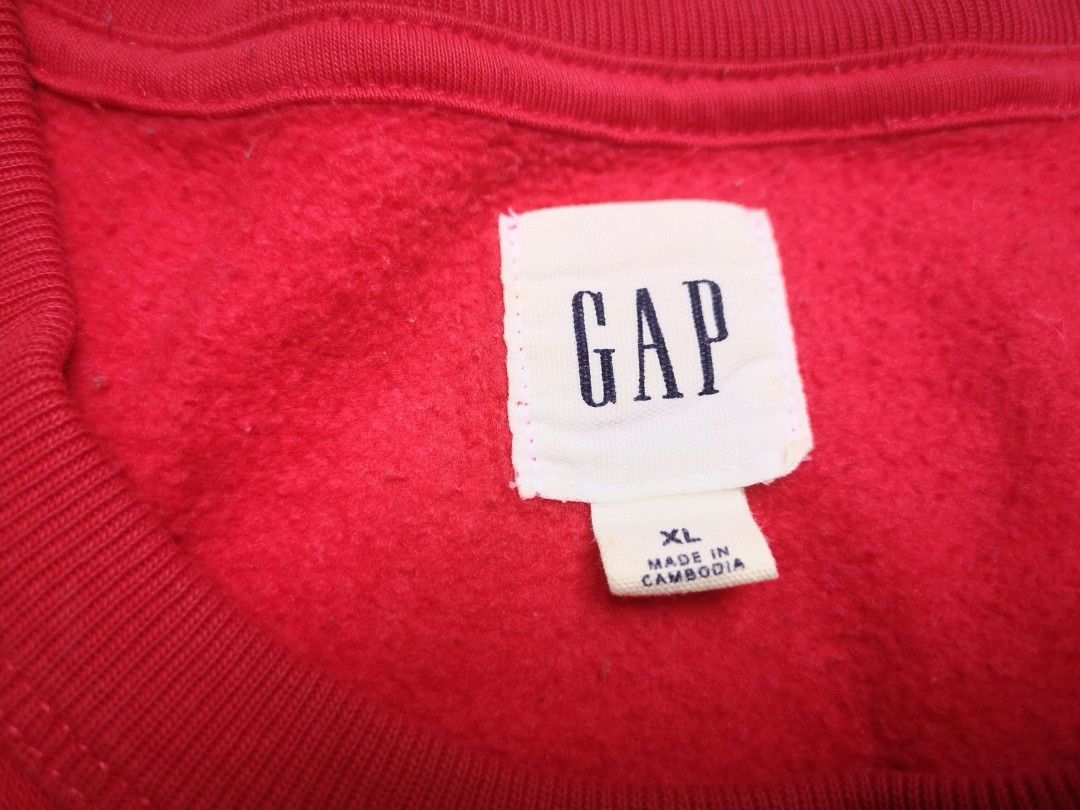 Free Ongkir crewneck GAP original red minus noda, Fesyen Pria
