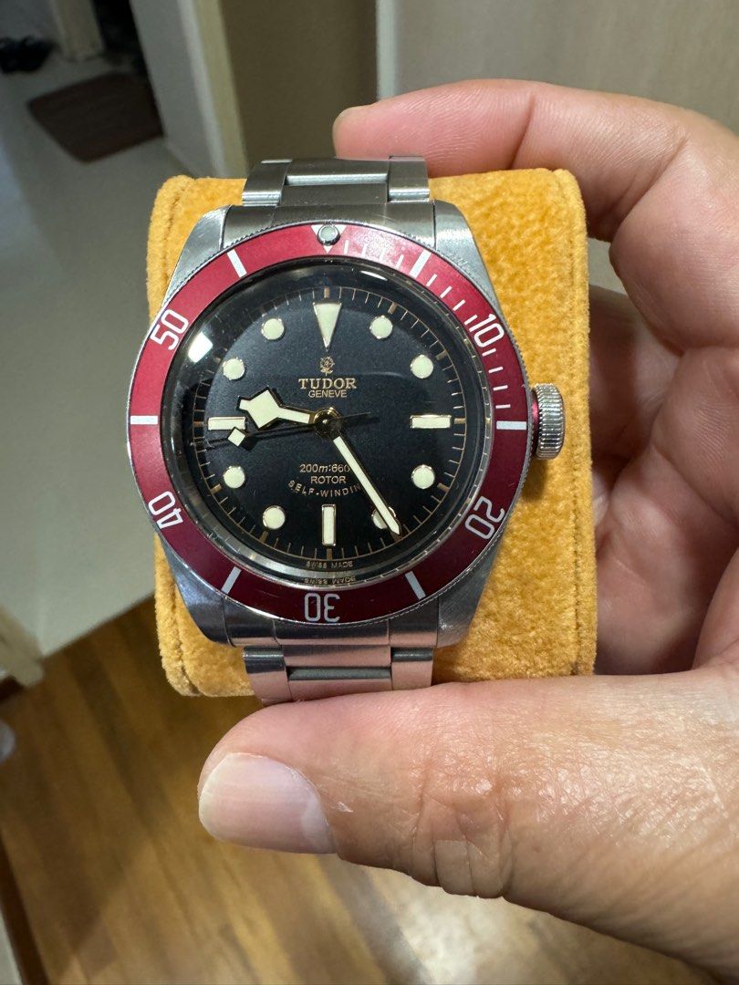 Tudor online smiley face