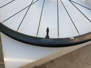 GIANT SX2 Gravel bike wheel set PLUS FREE Giant crosscut tires