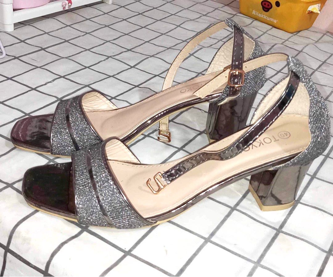 Gray 2 store inch heels