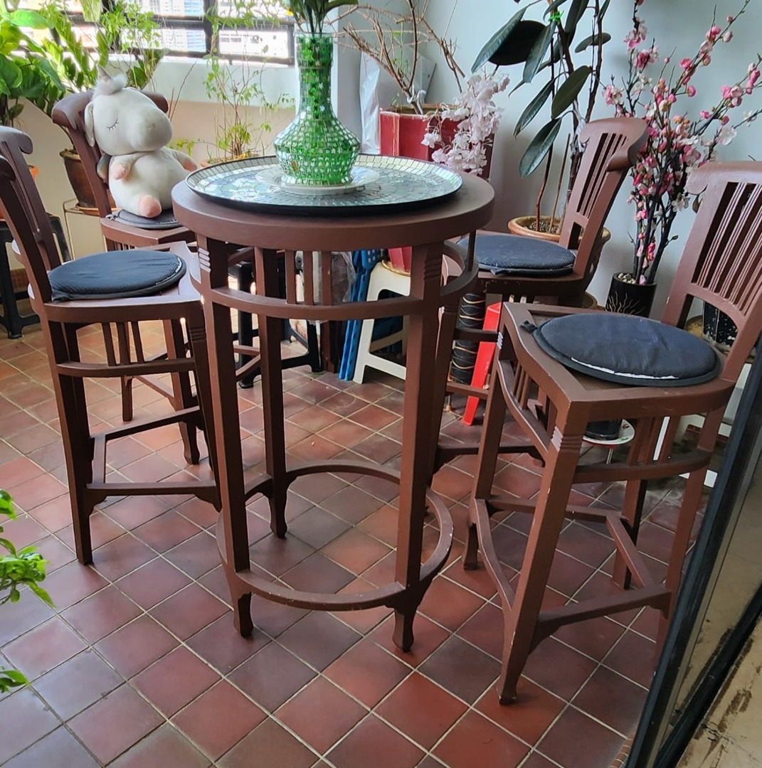 High chair coffee on sale table