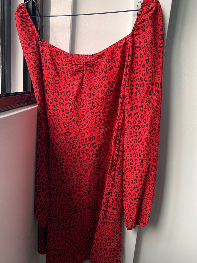 Red leopard dress h&m on sale