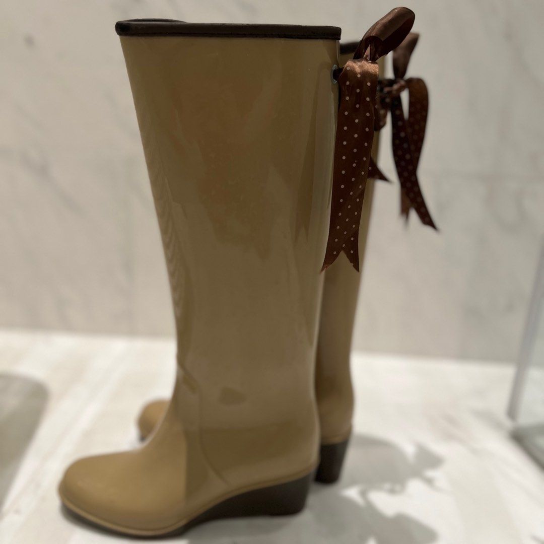 Rain boots hotsell with wedge heel