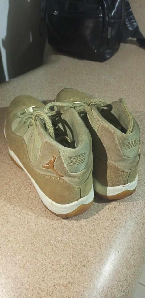 JORDAN 11