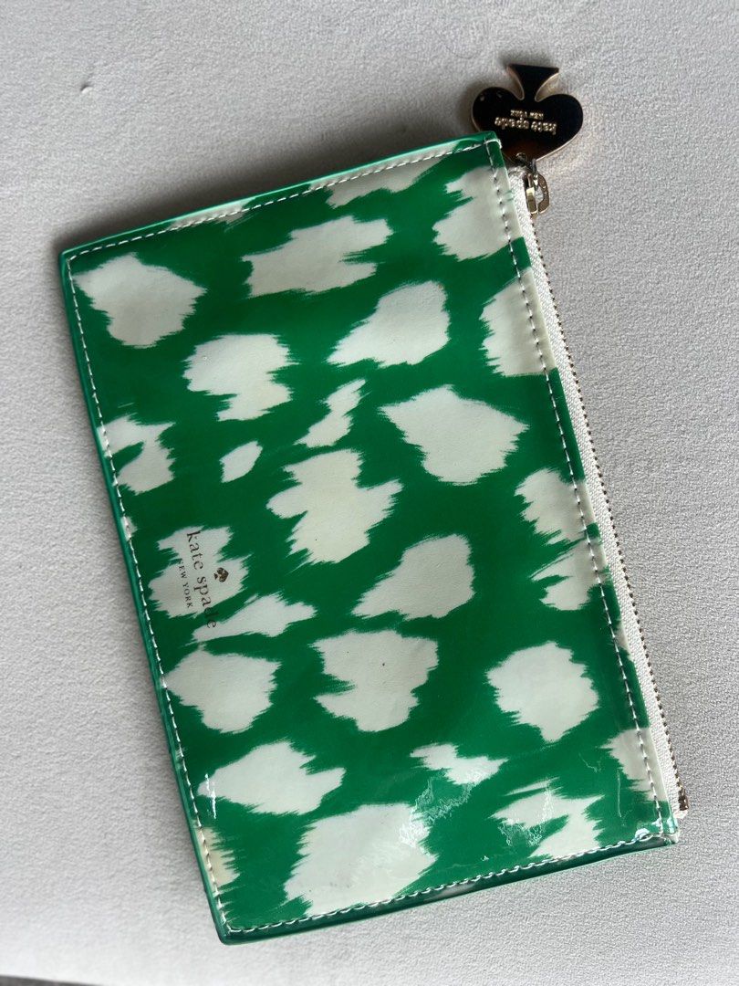 Kate spade flat pouch (Category: Luxury Bags & Wallets) located in Makati City. Submitted by nmvs1 (Listing ID 1285869629, Image 1). Description: Authentic Kate spade Flat pouch with zip closure Dimensions 8.5 inches wide by 5 inches height Never used just stored.